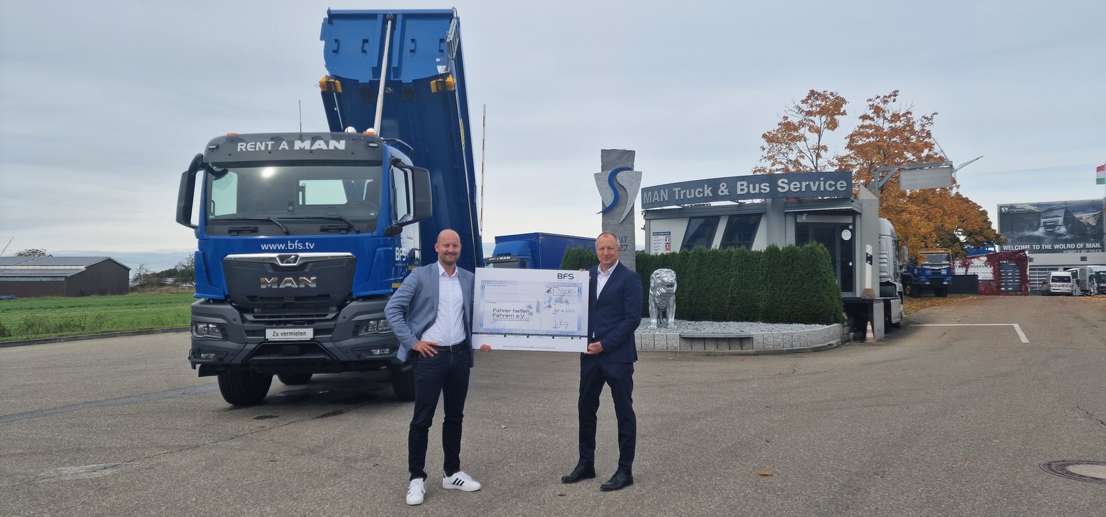 Spendenübergabe MAN und BFS für Truckersworld